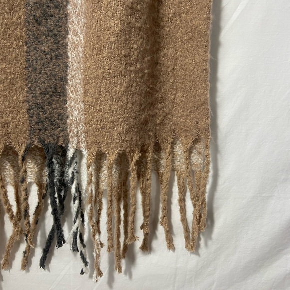 SALE Chunky Knit Khakis Tan Plaid Scarf - Picture 7 of 10